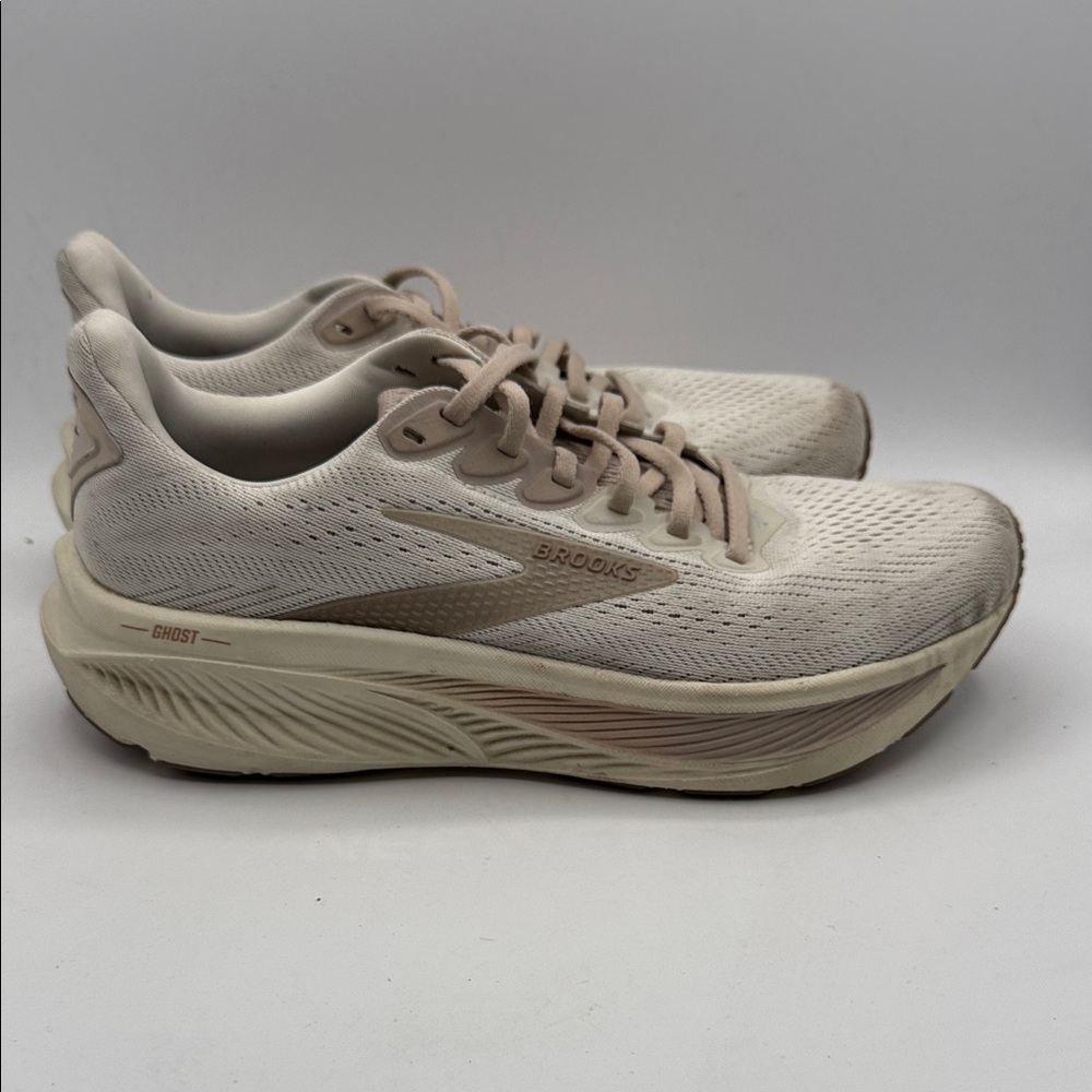 Brooks Ghost 17 Women's 8.5 Cream Athletic Shoes s11